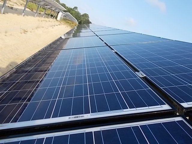 Solarflächenreinigung nachher-2 Eine Solarfläche nach einer Reinigung