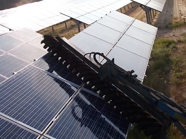 Solarflächenreinigung vorher-1 Eine Solarfläche vor einer Reinigung